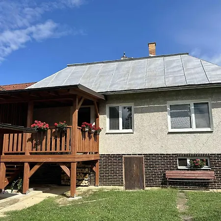 Rodinny Dom U Veroniky Сasa de vacaciones Snina